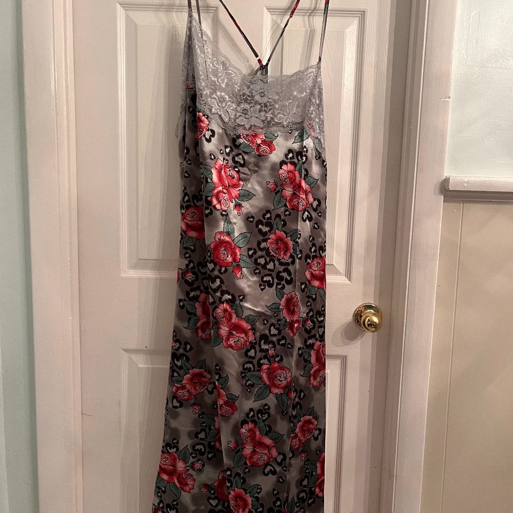 Amoureuse Peignoir Set (Robe and Gown), Gray & Pink  Size: 32